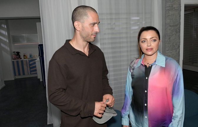 Emily (Anne Menden) und Tobias (Jan Kittmann) könnten sich langsam versöhnen...<span class='image-autor'>Foto: RTL / Rolf Baumgartner</span>