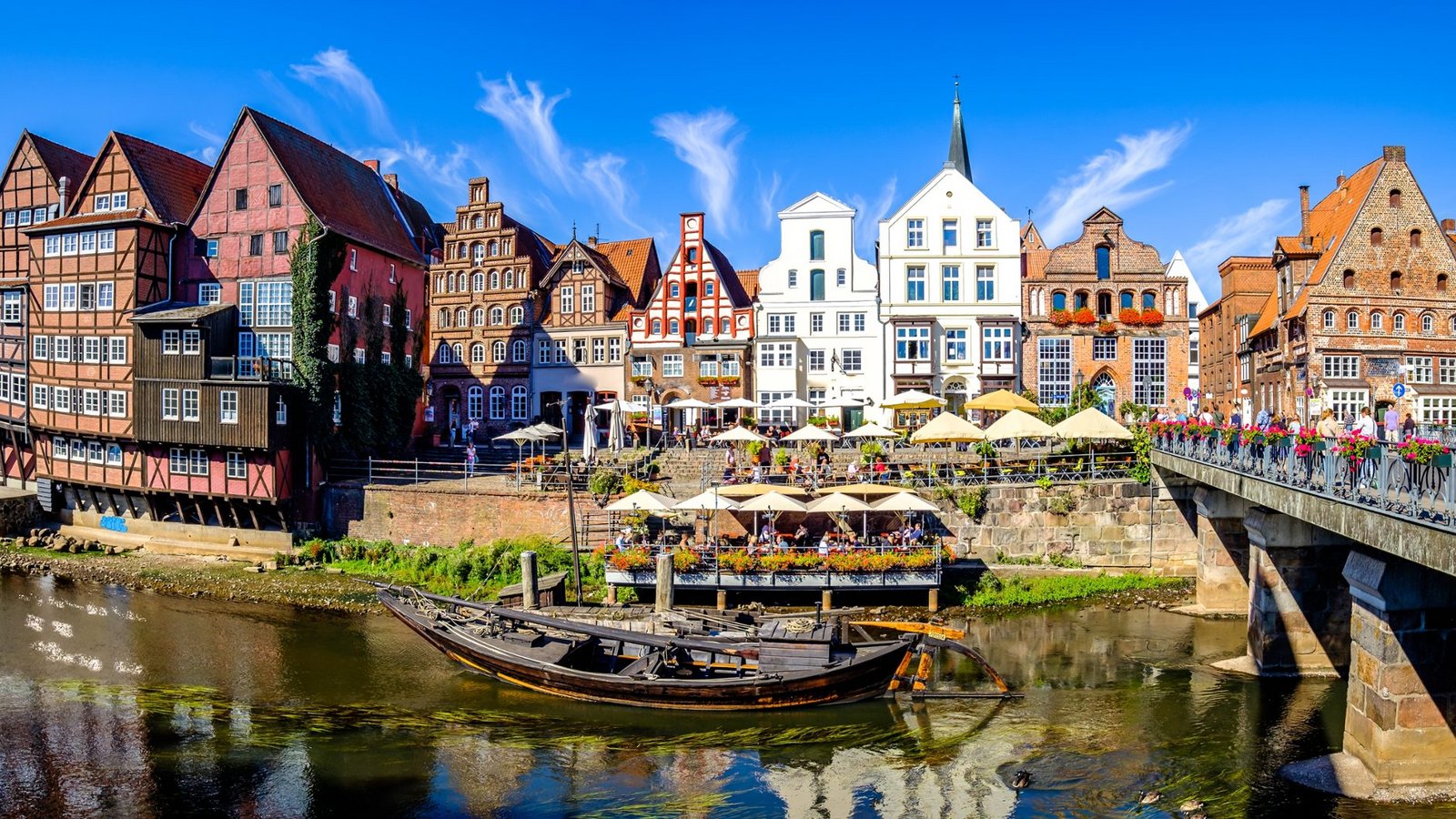 „Rote Rosen“ wird in und um Lüneburg herum gedreht.Foto: FooTToo / shutterstock.com