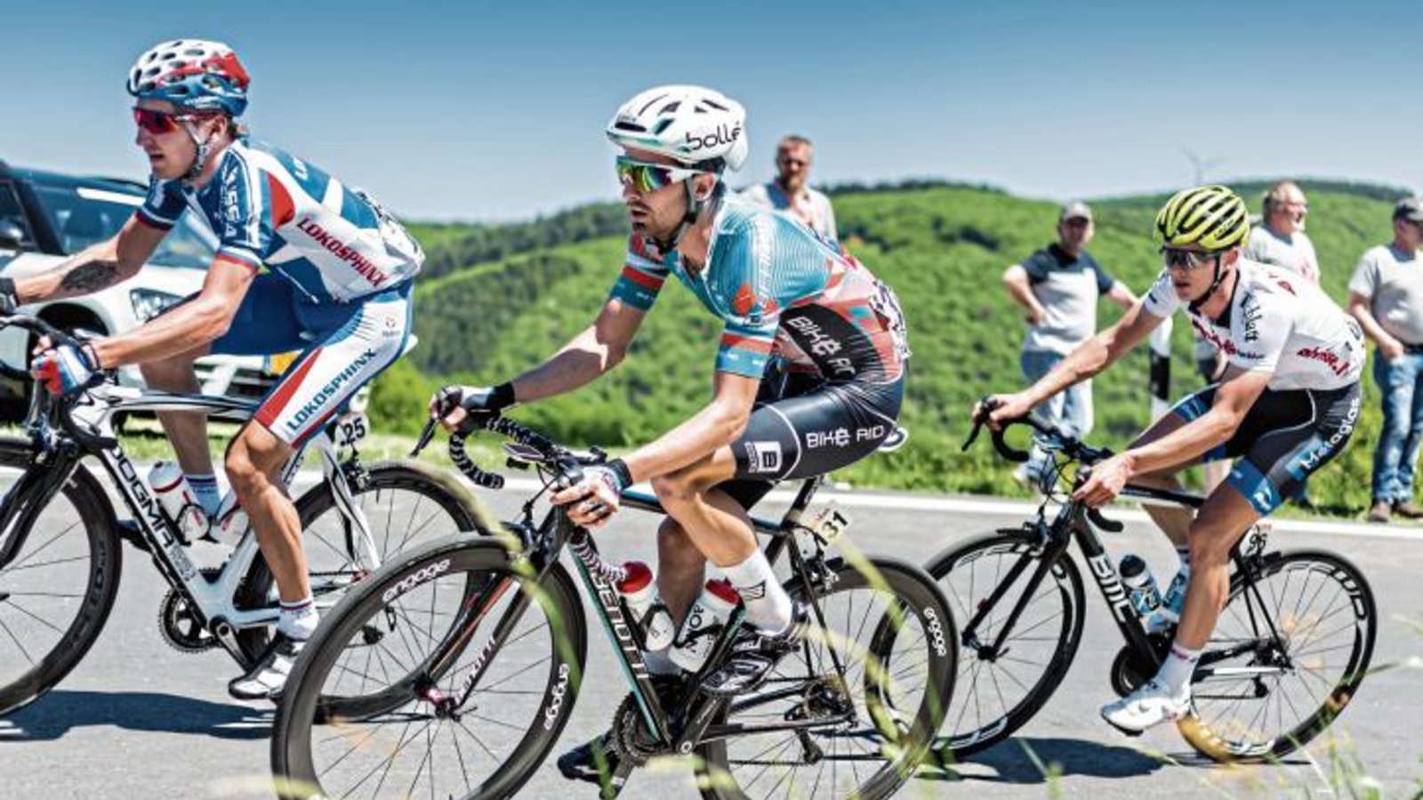 Ein großer Traum geht für Nikodemus Holler (Mitte) erneut in Erfüllung. Das Team des Eberdinger Straßenradprofis erhält eine Wildcard für die Deutschland-Tour. Foto: Archiv/Hilger Ein großer Traum geht für Nikodemus Holler (Mitte) erneut in Erfüllung. Das Team des Eberdinger Straßenradprofis erhält eine Wildcard für die Deutschland-Tour. Foto: Archiv/Hilger