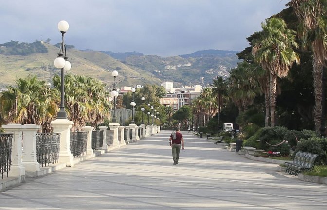 Die Promenade in Reggio Calabria: In dieser Region ist die kalabrische Mafia zu Hause.<span class='image-autor'>Domenico Notaro/dpa</span>