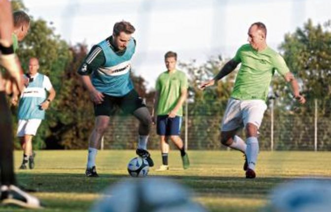 Nach dem gestrigen Spiel sehen die Nussdorfer vorläufig keine Bälle mehr. Foto: Küppers