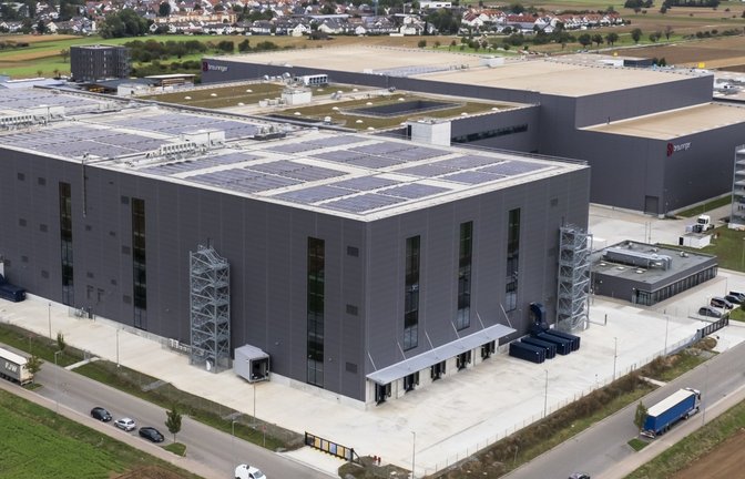 Zuwachs: Breuninger hat an seinem Standort in Sachsenheim das Warendienstleistungszentrum erweitert.  <span class='image-autor'>Fotos: Breuninger</span>