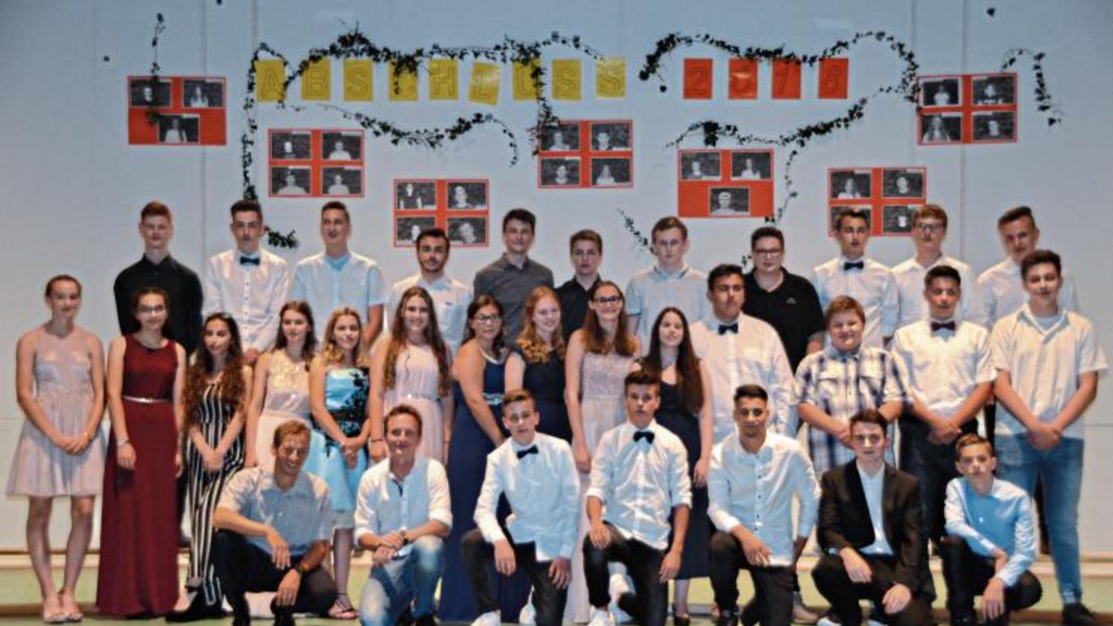 Sie dürfen sich über ihre Abschlusszeugnisse freuen: die Schüler der Kirbachschule. Foto: p Sie dürfen sich über ihre Abschlusszeugnisse freuen: die Schüler der Kirbachschule. Foto: p