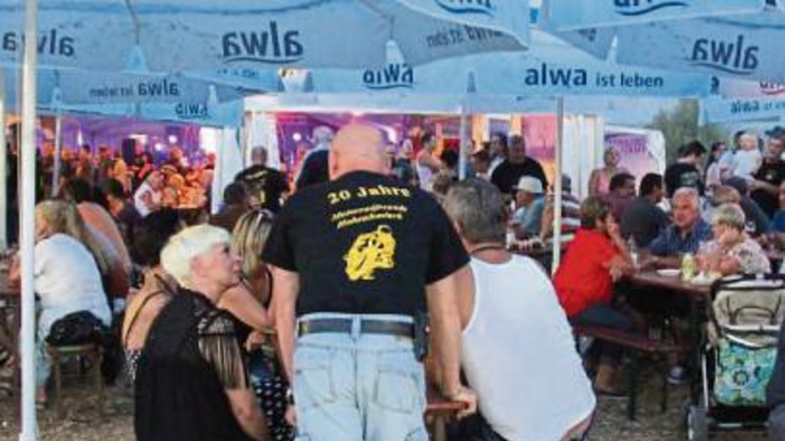 Stilecht: Zum Fest gibt es das passende T-Shirt.