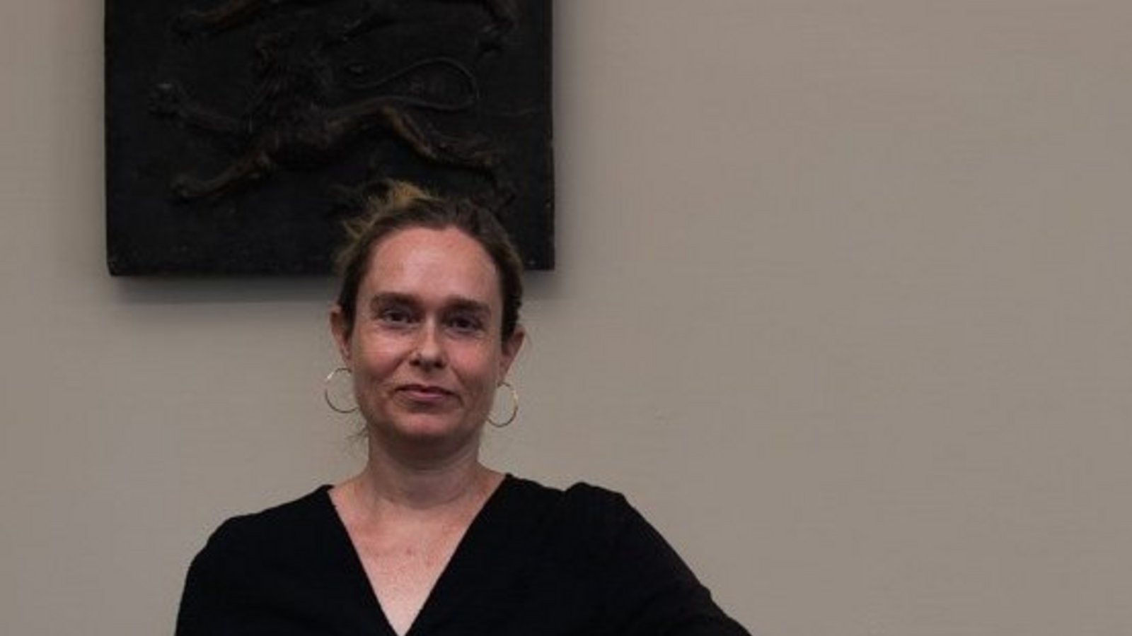 Arlette Errington an einem ihrer Arbeitsorte: das Vaihinger Amtsgericht. Foto: p Arlette Errington an einem ihrer Arbeitsorte: das Vaihinger Amtsgericht. Foto: p