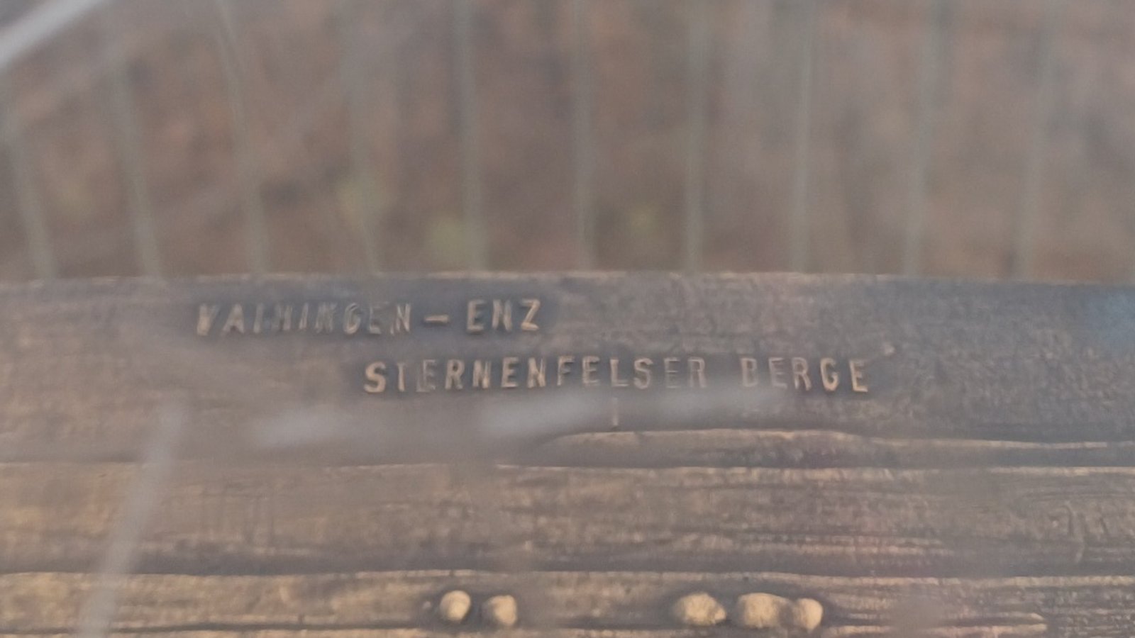Auf der Aussichtsplattform des Stuttgarter Fernsehturms erfährt man, dass Vaihingen-Enz hinter den Sternenfelser Bergen liegt ... das ist eine neue Erkenntnis. Foto: Rücker Auf der Aussichtsplattform des Stuttgarter Fernsehturms erfährt man, dass Vaihingen-Enz hinter den Sternenfelser Bergen liegt ... das ist eine neue Erkenntnis. Foto: Rücker