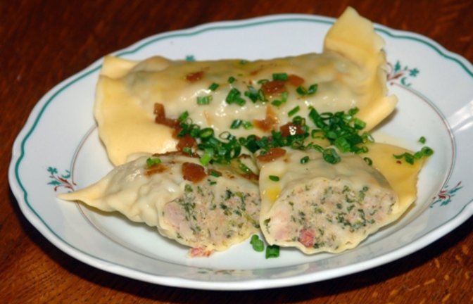 Maultaschen, im schwäbischen Dialekt auch „Herrgottsbscheißerle“ genannt, haben im Schwabenland Tradition.<span class='image-autor'>Foto: dpa</span>