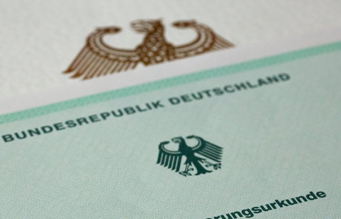 Wer eingebürgert werden will, muss bestimmte Voraussetzungen erfüllen.<span class='image-autor'>Foto: dpa/Fernando Gutierrez-Juarez</span>