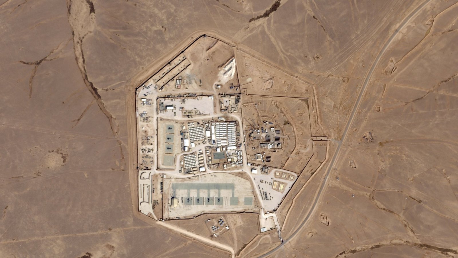 Dieses Foto vom 12. Oktober 2023 von Planet Labs PBC zeigt eine als „T22“ bekannte Militärbasis im Nordosten Jordaniens.Foto: -/Planet Labs PBC via AP/dpa Dieses Foto vom 12. Oktober 2023 von Planet Labs PBC zeigt eine als „T22“ bekannte Militärbasis im Nordosten Jordaniens.Foto: -/Planet Labs PBC via AP/dpa