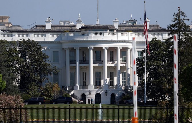 Bei einem Schusswaffenvorfall in der Nähe des Weißen Hauses in der US-Hauptstadt Washington haben Einsatzkräfte nach Angaben des Secret Service einen Menschen angeschossen.<span class='image-autor'>Foto: Rahmat Gul/FR172204 AP/dpa/Rahmat Gul</span>