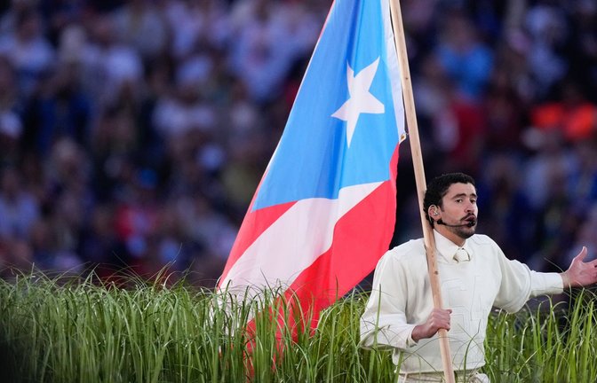 Bad Bunny beim Show Act des Super Bowls 2026<span class='image-autor'>Foto: dpa/Mark J. Terrill</span>