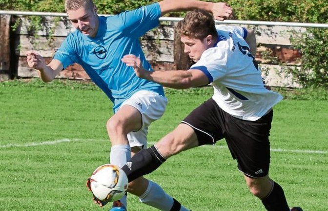 Marco Hirsch (links) ist einer der Spieler, die beim TSV Häfnerhaslach noch einsetzbar sind und darum gerade umso mehr gefordert werden. Foto: Nachreiner