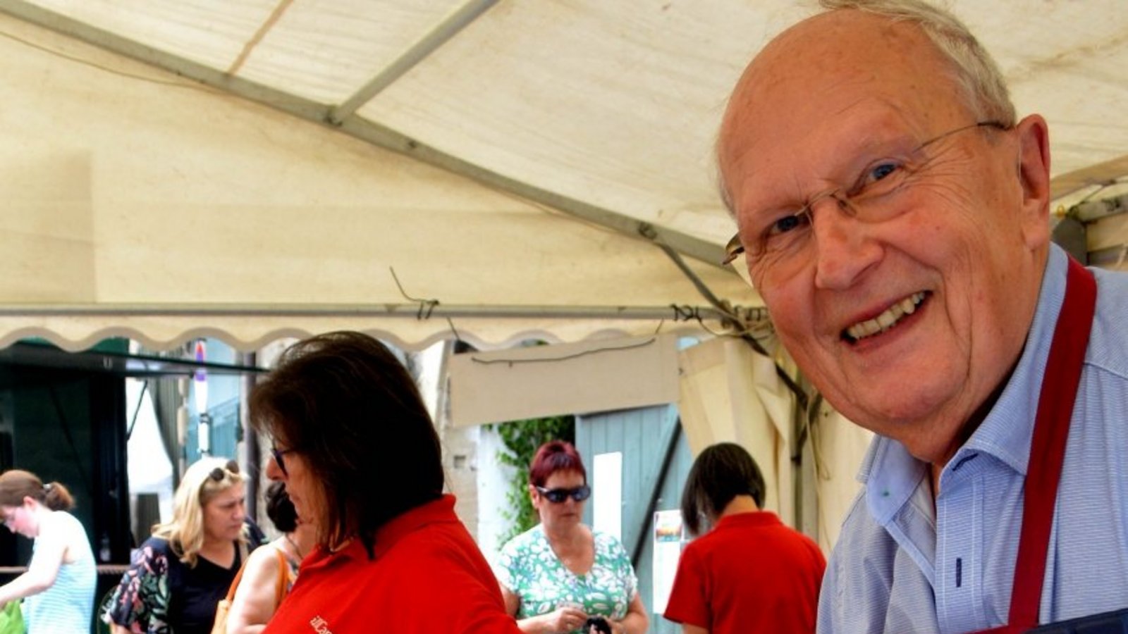 Der Chef an der Pfanne: Ralf Davids beim Chor Eintracht. Der Chef an der Pfanne: Ralf Davids beim Chor Eintracht.