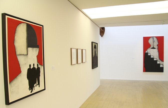 Die typischen Silhouetten von Max Neumann stehen im Zentrum der Ausstellung.