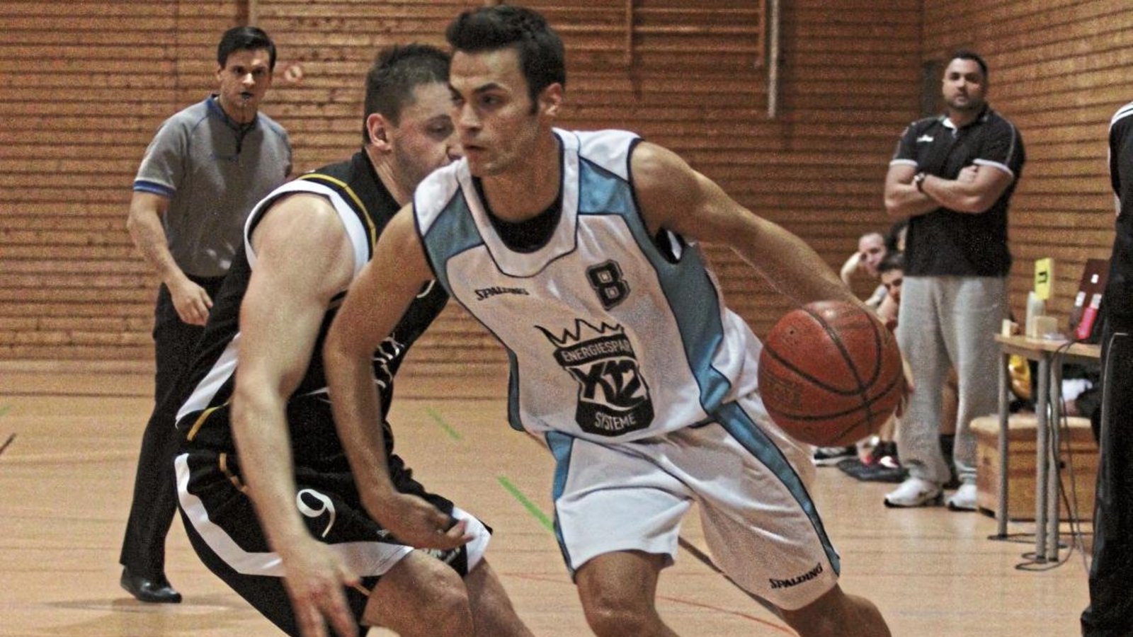 In der Saison 2013/2014 hat Chris Pichl (rechts) zuletzt das Trikot der BSG Vaihingen/Sachsenheim getragen. Nach Stationen bei der BG Tamm/Bietigheim und den Kirchheim Knights ist der Vaihinger wieder zurück an der Enz. Foto: Archiv/Nachreiner In der Saison 2013/2014 hat Chris Pichl (rechts) zuletzt das Trikot der BSG Vaihingen/Sachsenheim getragen. Nach Stationen bei der BG Tamm/Bietigheim und den Kirchheim Knights ist der Vaihinger wieder zurück an der Enz. Foto: Archiv/Nachreiner
