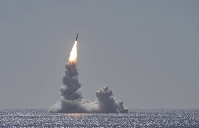 Start einer unbewaffneten Trident II D5LE Rakete  vom Unterseeboot USS Maine  am 12. Februar 2020 vor der Küste von San Diego im US-Bundesstaat Kalifornien.<span class='image-autor'>Foto: mago/ZUMA Press</span>