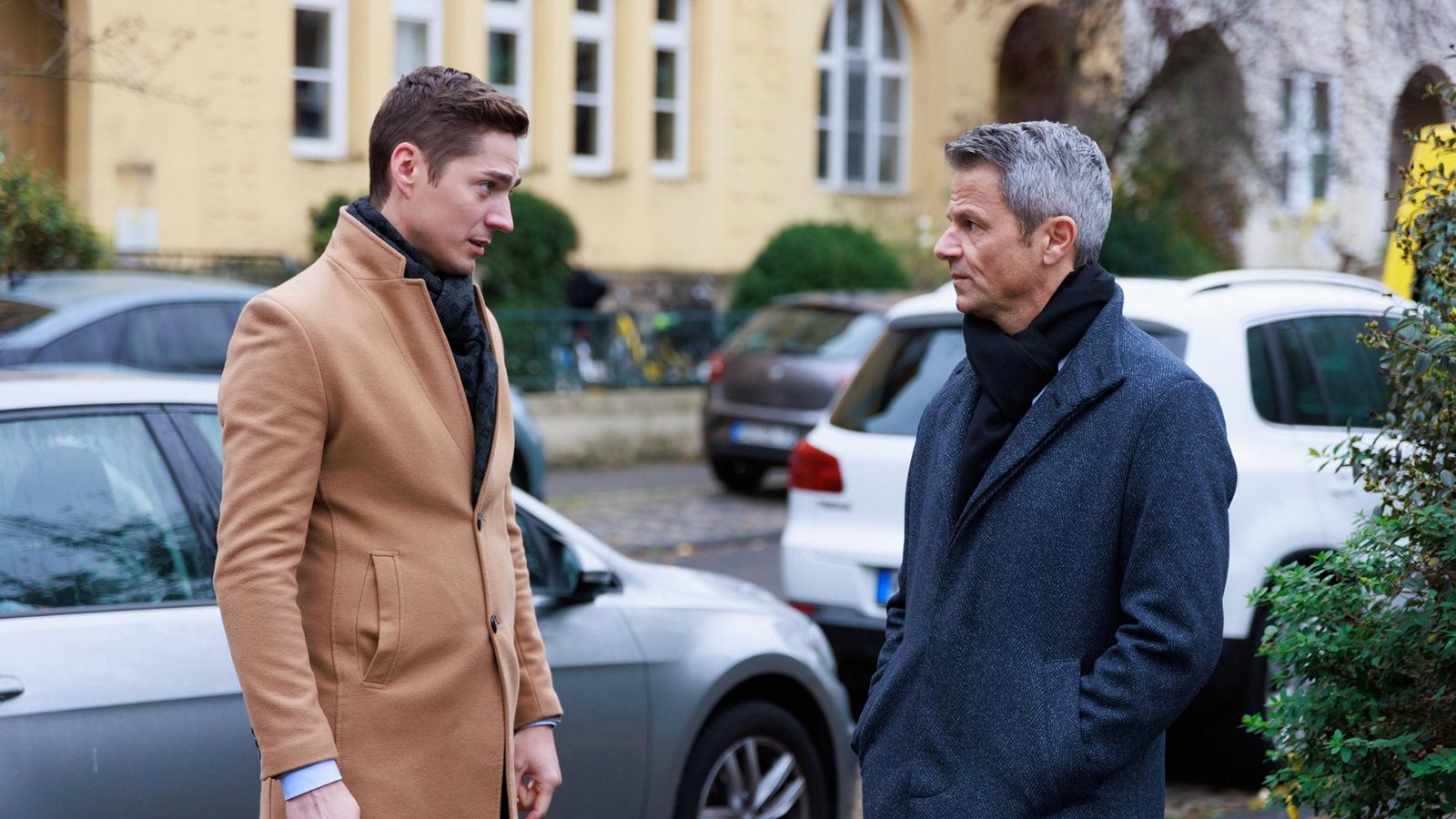 Ringo (Timothy Boldt, l.) unterbreitet Benedikt (Jens Hajek) einen brisanten Vorschlag, um Stella zu überzeugen.Foto: RTL / Sebastian Meyer Ringo (Timothy Boldt, l.) unterbreitet Benedikt (Jens Hajek) einen brisanten Vorschlag, um Stella zu überzeugen.Foto: RTL / Sebastian Meyer