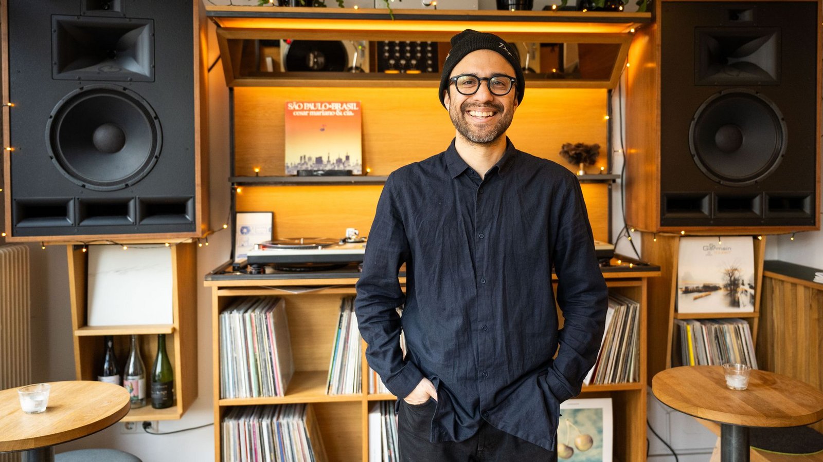 Kevin Rodriguez, Betreiber der Listening Bar Unkompress.Foto: Christophe Gateau/dpa