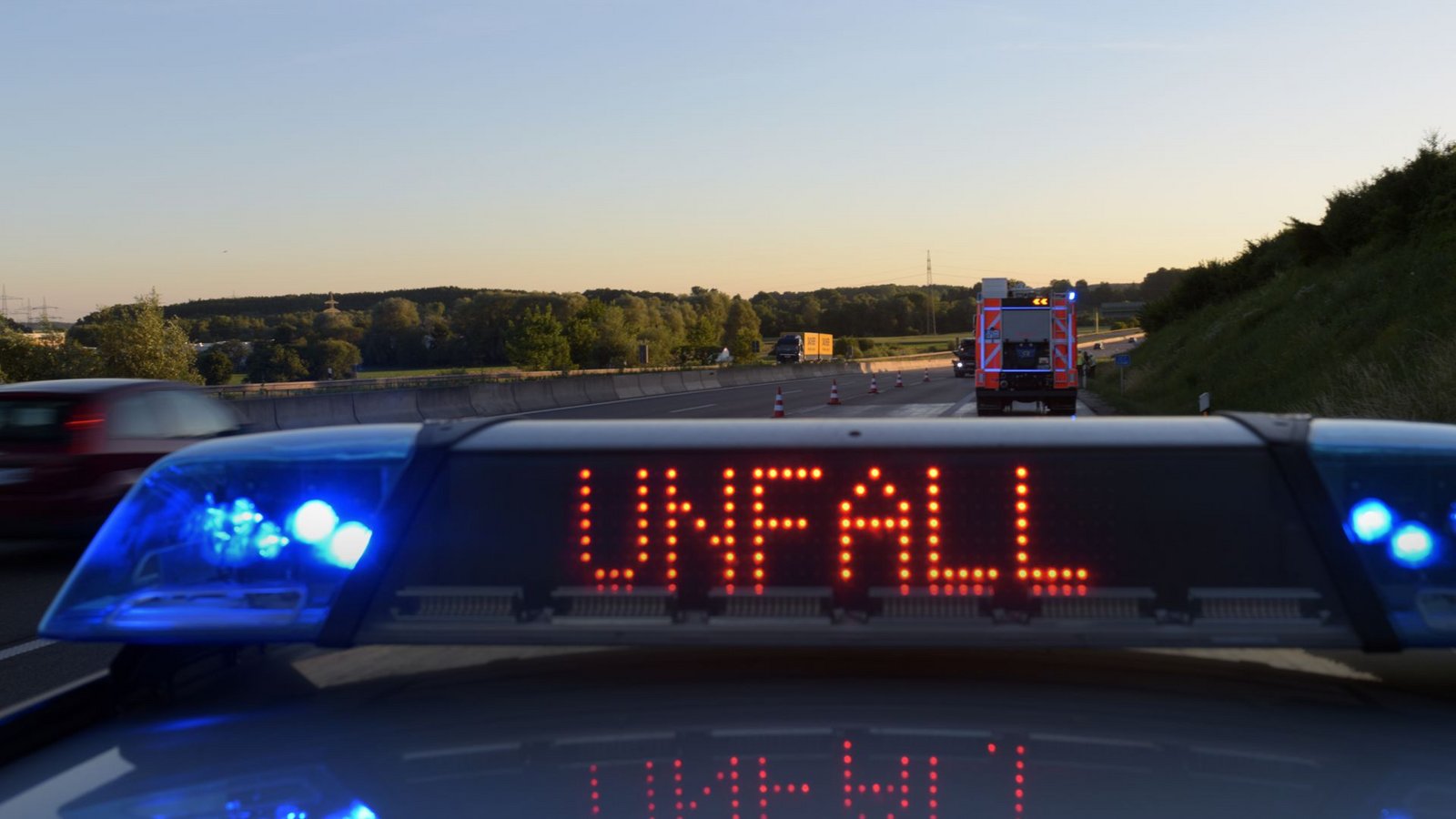 Die A8 in Richtung Karlsruhe musste nach dem Unfall bis 16 Uhr teilweise gesperrt werden.Foto: picture alliance/Stefan Puchner Die A8 in Richtung Karlsruhe musste nach dem Unfall bis 16 Uhr teilweise gesperrt werden.Foto: picture alliance/Stefan Puchner