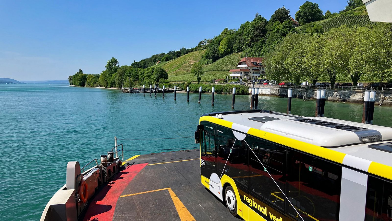 Egal ob Bus, Fähre, oder beides: Am Bodensee sind die Fahrpläne inzwischen in populären Karten-Apps zu finden. Anderswo hakt es noch.Foto: bodo/Löffelholz