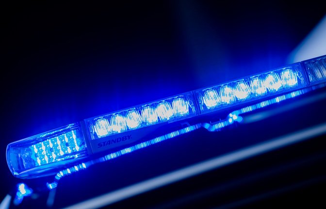 Die Polizei bittet um Zeugenhinweise. (Symbolbild)<span class='image-autor'>Foto: dpa/Rolf Vennenbernd</span>