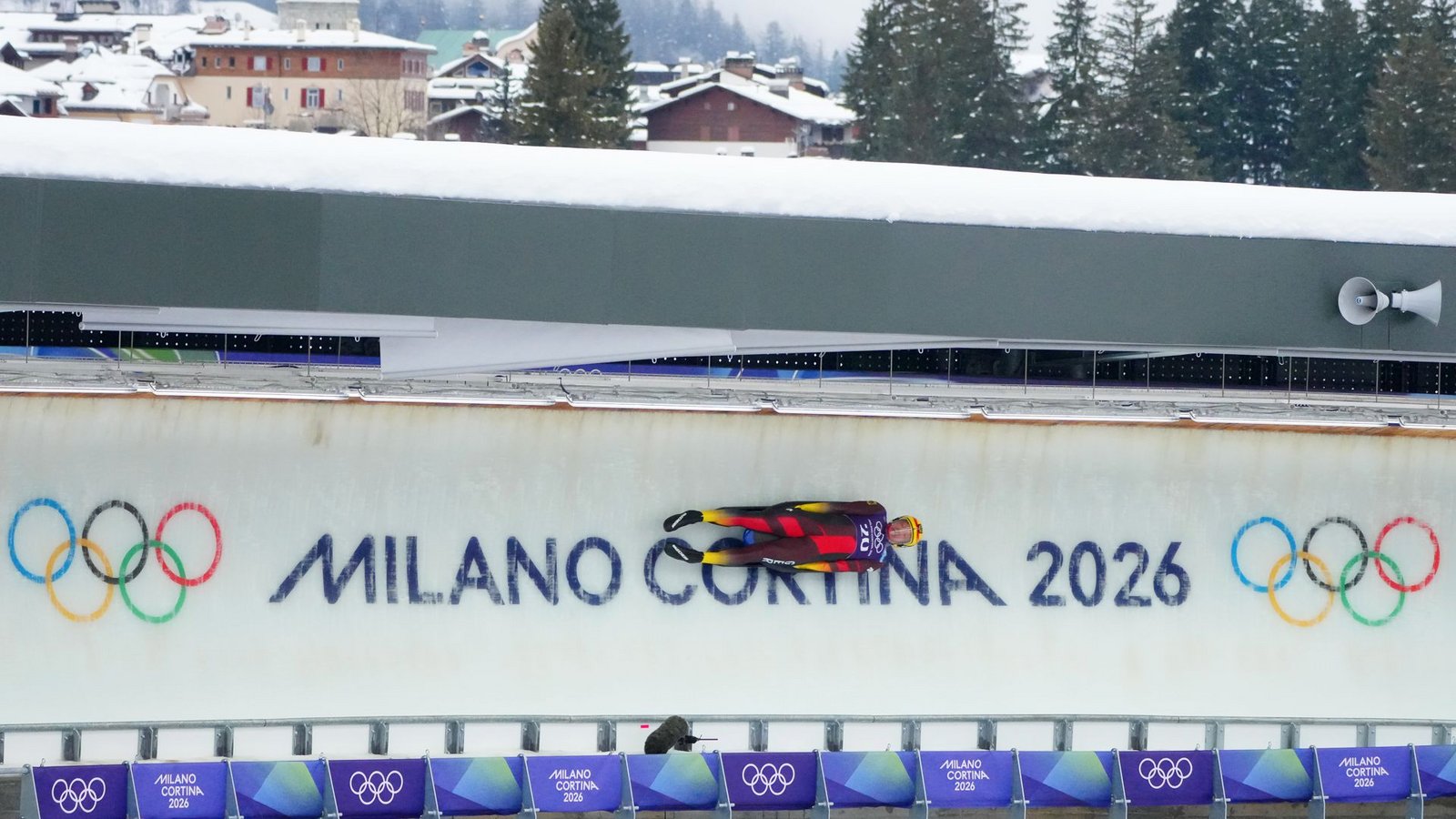 Felix Loch auf der Olympiabahn von Cortina d’Ampezzo.Foto: Michael Kappeler/dpa