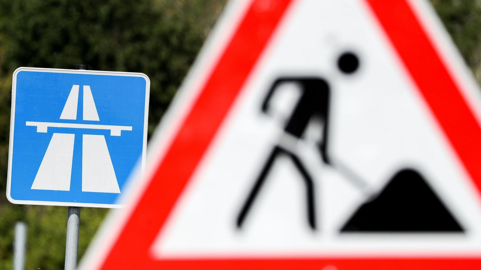 Die A81 am Kreuz Weinsberg wird am Wochenende gesperrt. (Symbolbild)Foto: Jan Woitas/dpa-Zentralbild/dpa/Jan Woitas