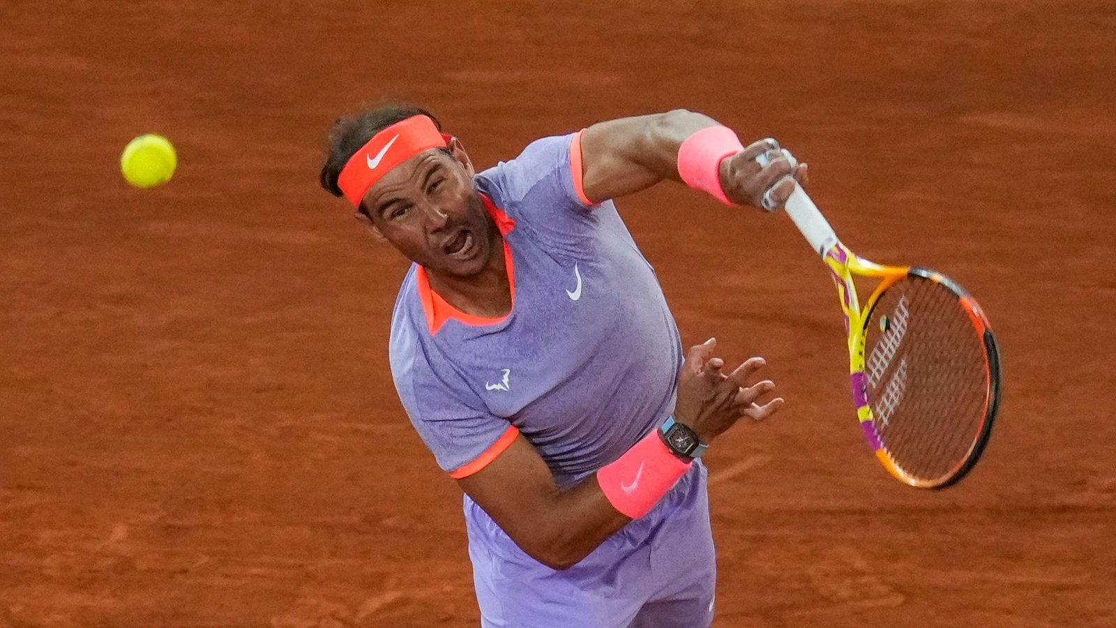 Rafael Nadal steht in Madrid in der dritten Runde.Foto: Manu Fernandez/AP/dpa