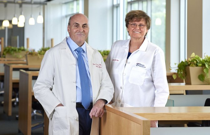 Preisgekrönt:   mRNA-Forscher Drew Weissman (links) und Katalin Karikó<span class='image-autor'>Foto: dpa/Peggy Peterson</span>