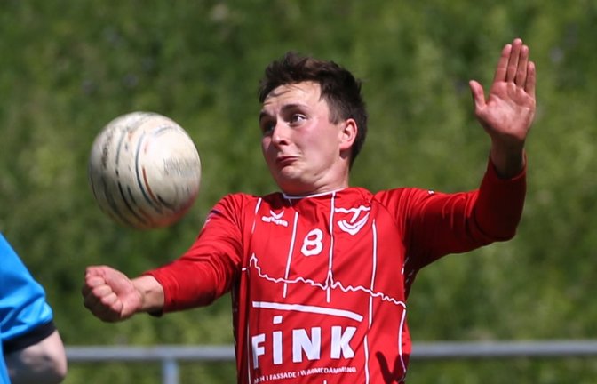 Nachdem er in der Hallenrunde pausiert hat, kehrt Jacob Jungclaussen zur Feldrunde ins Vaihinger Team in der 1. Faustball-Bundesliga Süd zurück. Foto: Küppers