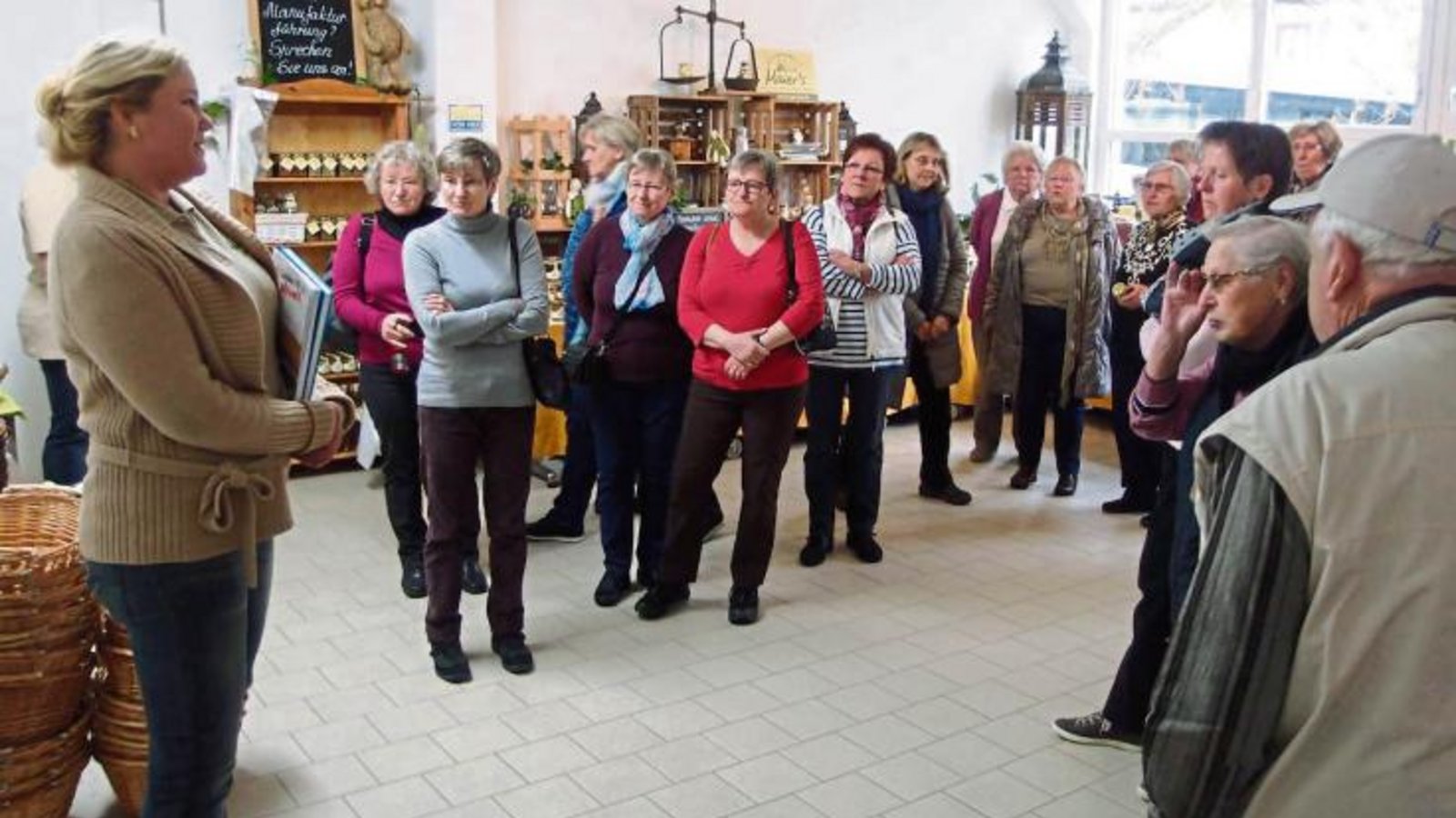 In der Senfmanufaktur stellen die Besucher Senf und einen Dip her. Foto: p In der Senfmanufaktur stellen die Besucher Senf und einen Dip her. Foto: p