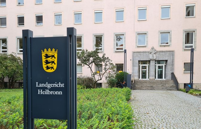 Eine kurze Verhandlung bildet den Prozessauftakt am Landgericht Heilbronn – einer der beiden Angeklagten ist nicht erschienen. Archivfoto: Rieger