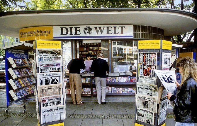 Der „Bundesbüdchen“ genannte Zeitungskiosk im früheren  Bonner Regierungsviertel steht heute unter Denkmalschutz. Andere Dinge aus jener Zeit sind indes ins Wanken geraten.<span class='image-autor'>Foto: Ullstein bild/Ulrich Baumgarten</span>