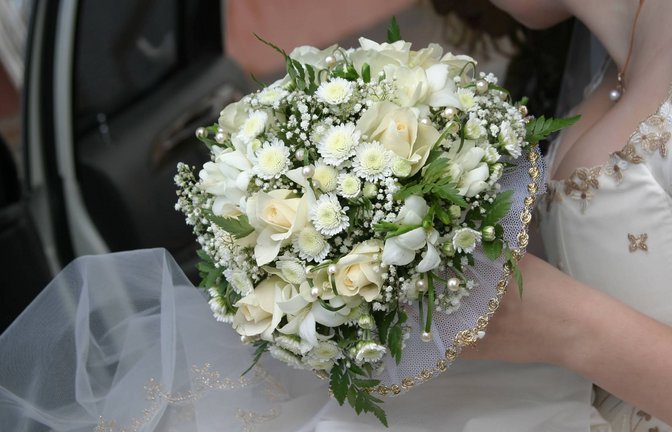 Jungfräulich in die Ehe? Auch im 21. Jahrhundert ist das in manchen Familien Tradition (Symbolbild).<span class='image-autor'>Foto: imago/Design Pics/shevelev2005</span>