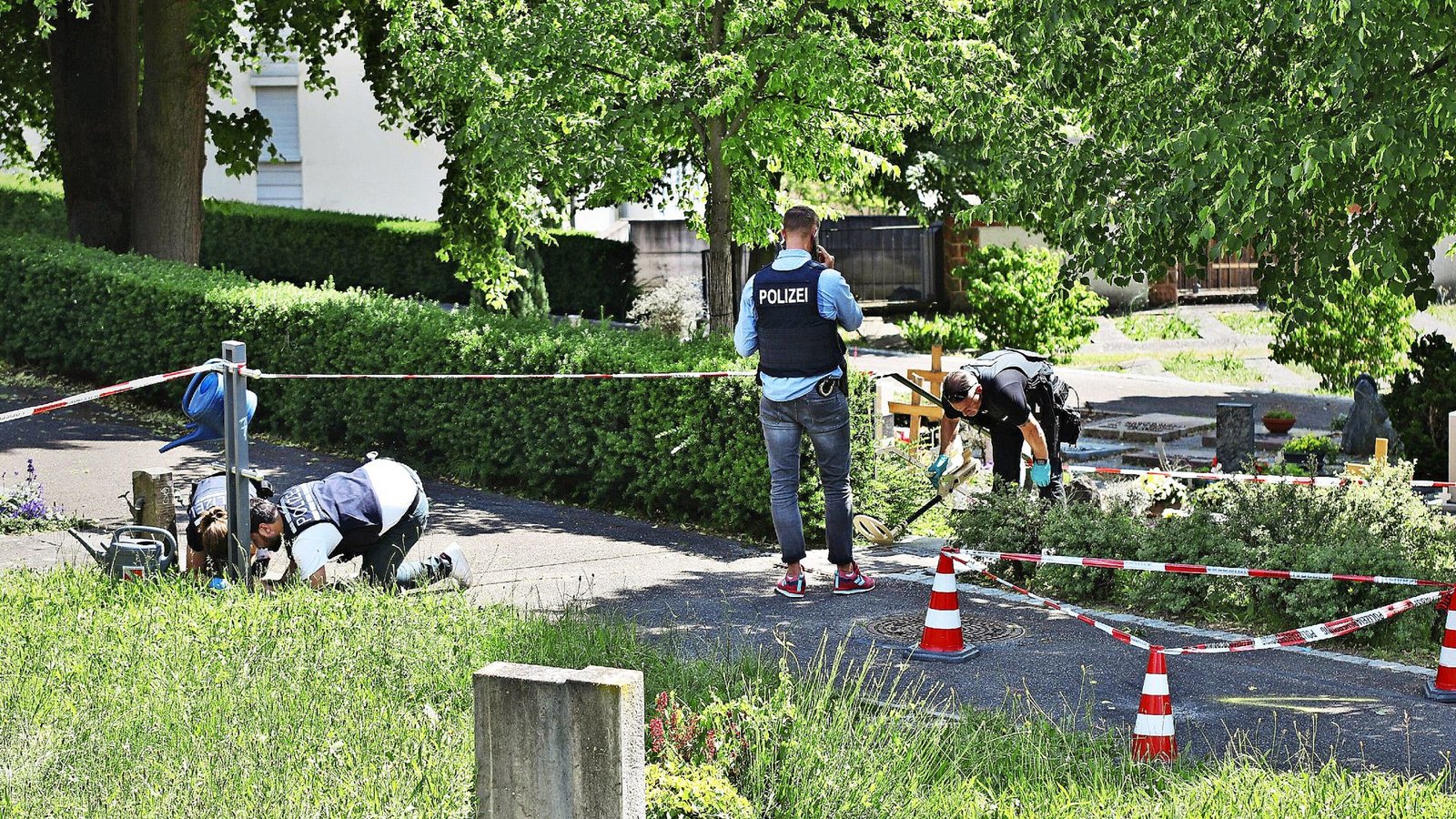Nach dem Handgranatenanschlag droht auch politisch ein Scherbenhaufen. Nächste Woche soll es Aufklärung im Innenausschuss des Landtags geben.Foto: 7aktuell/Kevin Lermer Nach dem Handgranatenanschlag droht auch politisch ein Scherbenhaufen. Nächste Woche soll es Aufklärung im Innenausschuss des Landtags geben.Foto: 7aktuell/Kevin Lermer