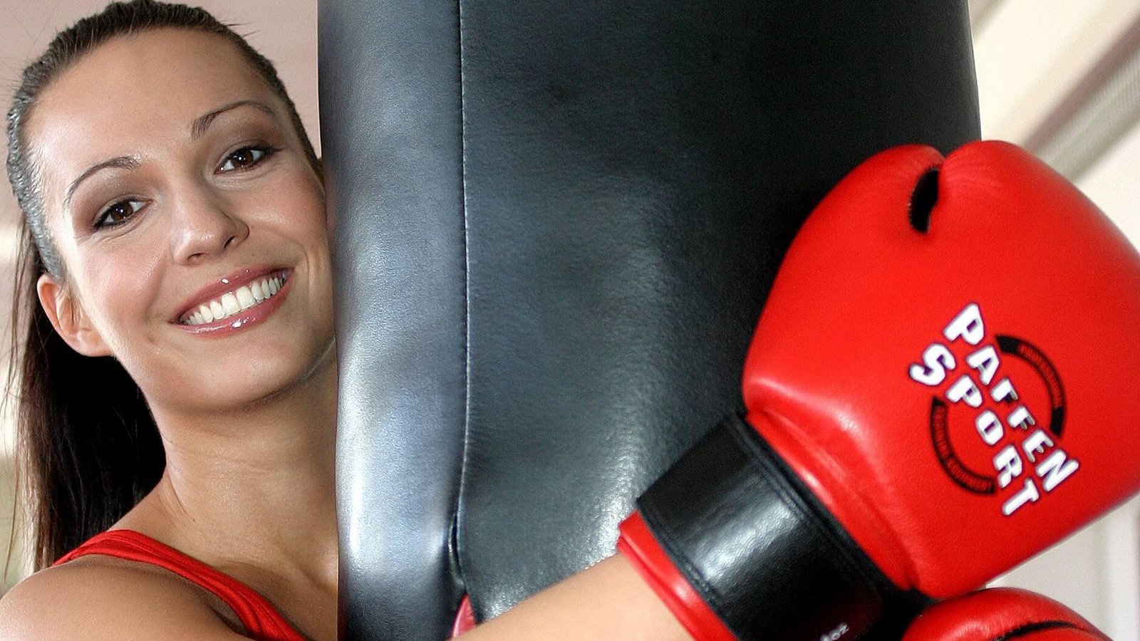 Juliane Ziegler gewann die erste Staffel im Jahr 2003. Die Verliebtheit zwischen ihr und dem eigentlichen „Ur-Bachelor“ Marcel Maderitsch hielt nicht lange an.Foto: IMAGO /T-F-Foto