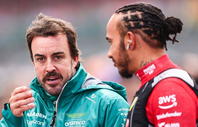 Zwei Große des PS-Sports: Fernando Alonso (li.) und Lewis Hamilton<span class='image-autor'>Foto: IMAGO/PsnewZ</span>