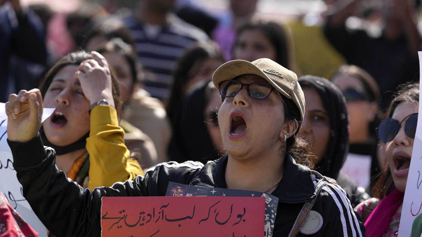 Aktivisten der sozialistisch-feministischen Organisation „Women Democratic Front“ demonstrieren in Islamabad (Pakistan).Foto: dpa/Anjum Naveed Aktivisten der sozialistisch-feministischen Organisation „Women Democratic Front“ demonstrieren in Islamabad (Pakistan).Foto: dpa/Anjum Naveed