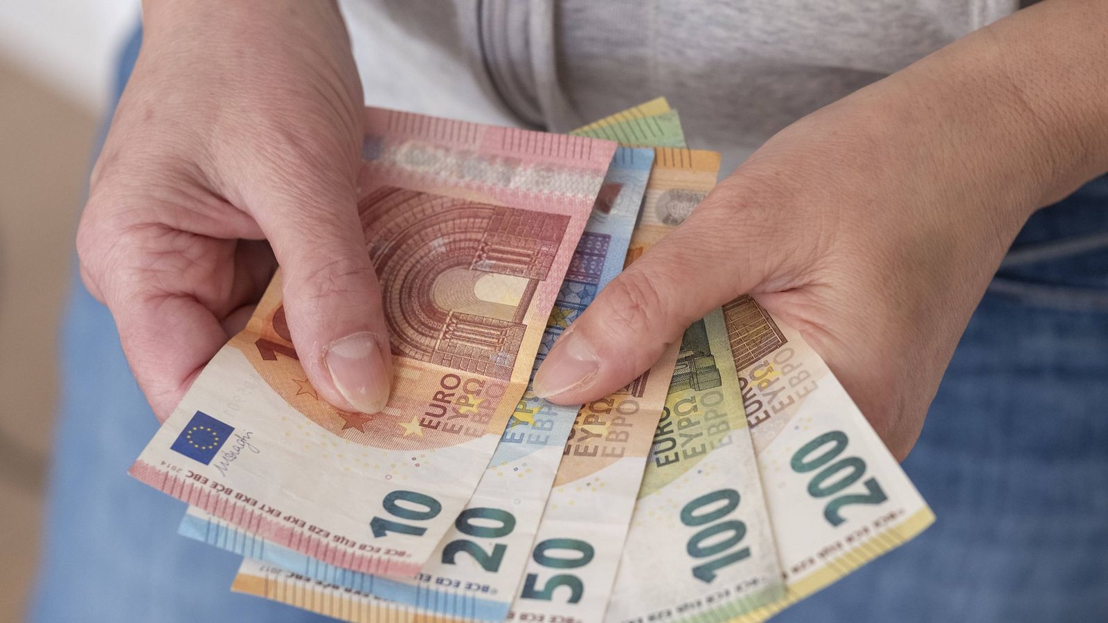 Wie hoch soll das Bürgergeld sein?Foto: imago/Guido Schiefer