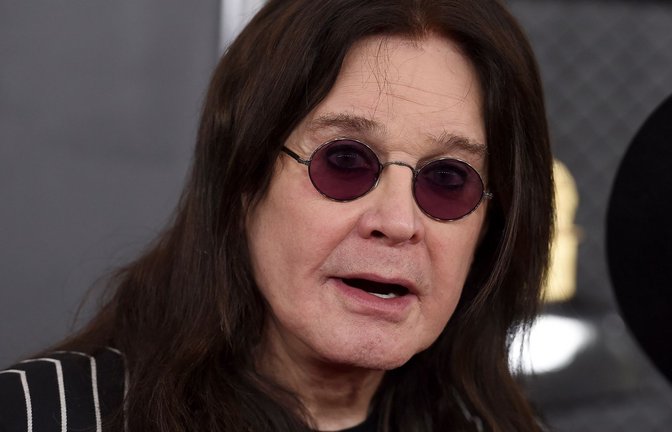 Der britische Rockstar Ozzy Osbourne im Jahr 2020. (Archivbild)<span class='image-autor'>Foto: Jordan Strauss/Invision/AP/dpa</span>