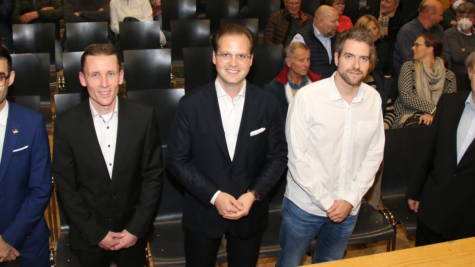 Die fünf Bürgermeisterkandidaten bei der ersten Runde (von links): MIchael Kara, Carsten Willing, Andreas Hildebrand, Daniel Frenzel und Ulrich Raisch. Fotos: Bögel