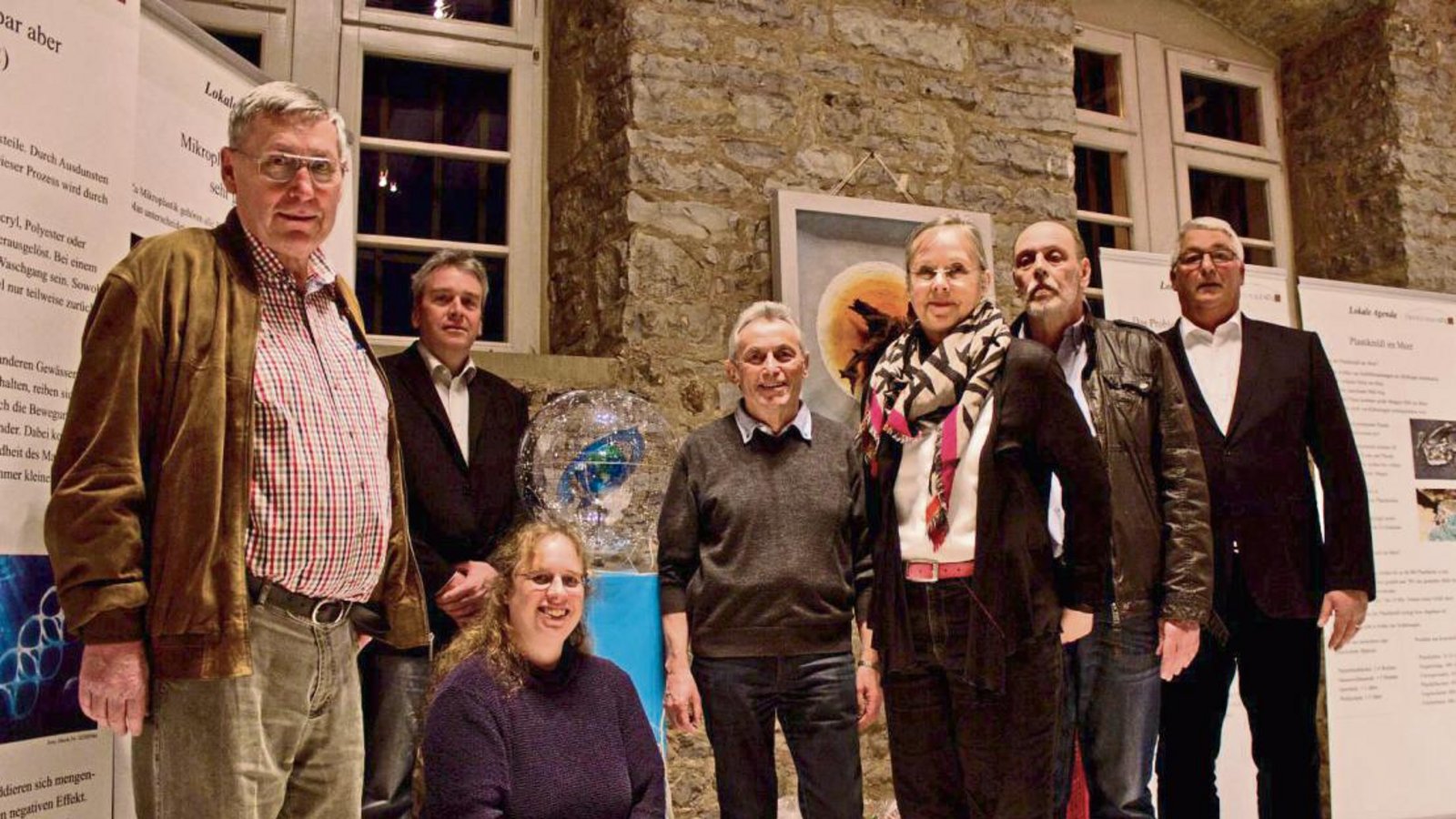 Die Macher der Ausstellung im Eberdinger Rathaus; rechts Bürgermeister Schäfer. Foto: Friedrich Die Macher der Ausstellung im Eberdinger Rathaus; rechts Bürgermeister Schäfer. Foto: Friedrich