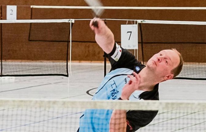 Markus Walter vom SV Illingen reckt und streckt sich. Fotos: Simecek