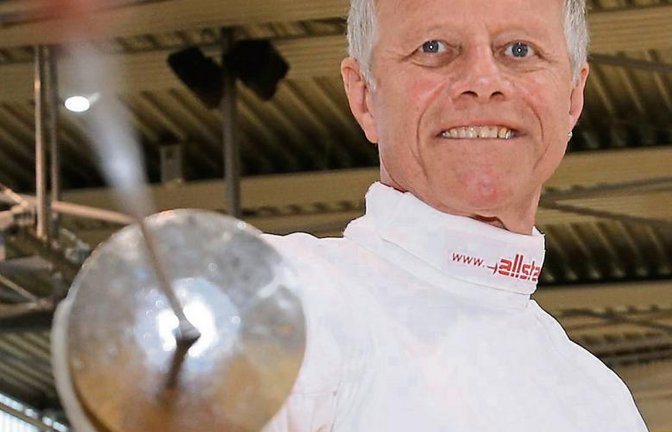 Bruno Kachur ist auch mit über 60 noch flink mit der Klinge. Bei den Senioren-Weltmeisterschaften in Stralsund gewann der Hochdorfer Gold mit dem Deutschen Degenteam. Foto: Archiv/Baumann