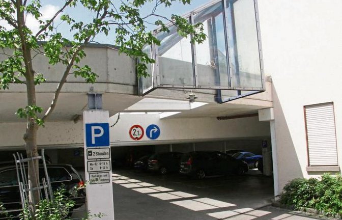 Vom Sersheimer Parkdeck soll künftig weniger Lärm nach draußen dringen. Foto: Rostek