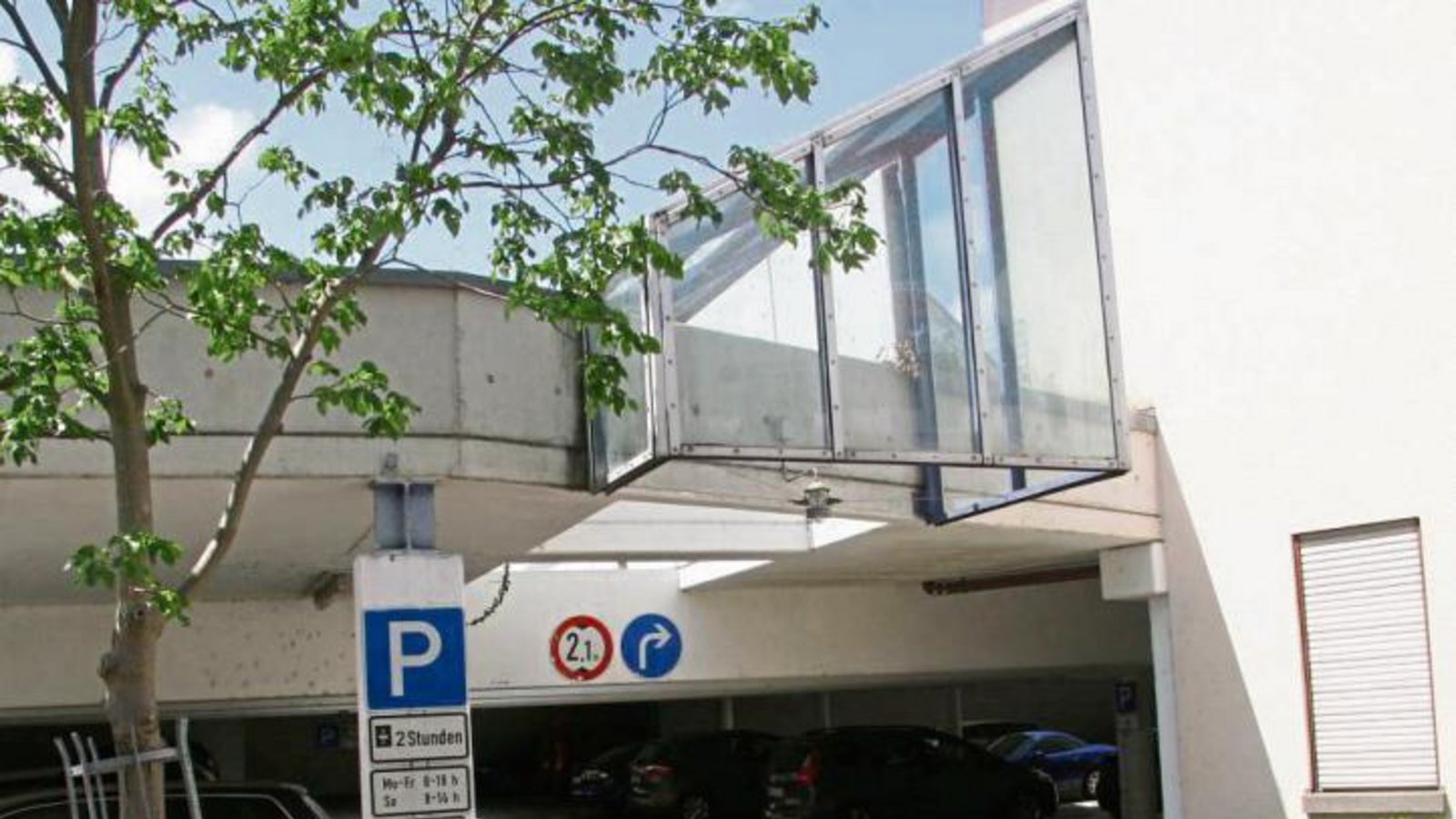 Vom Sersheimer Parkdeck soll künftig weniger Lärm nach draußen dringen. Foto: Rostek Vom Sersheimer Parkdeck soll künftig weniger Lärm nach draußen dringen. Foto: Rostek