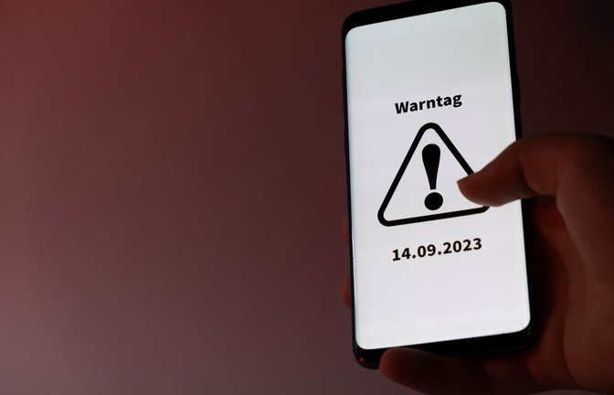 Erfahren Sie, was am Warntag 2023 passiert und was man sonst noch wissen sollte. Alles Wichtige zum bundesweiten Warntag im Überblick.<span class='image-autor'>Foto: Muhanad A / Shutterstock.com</span>