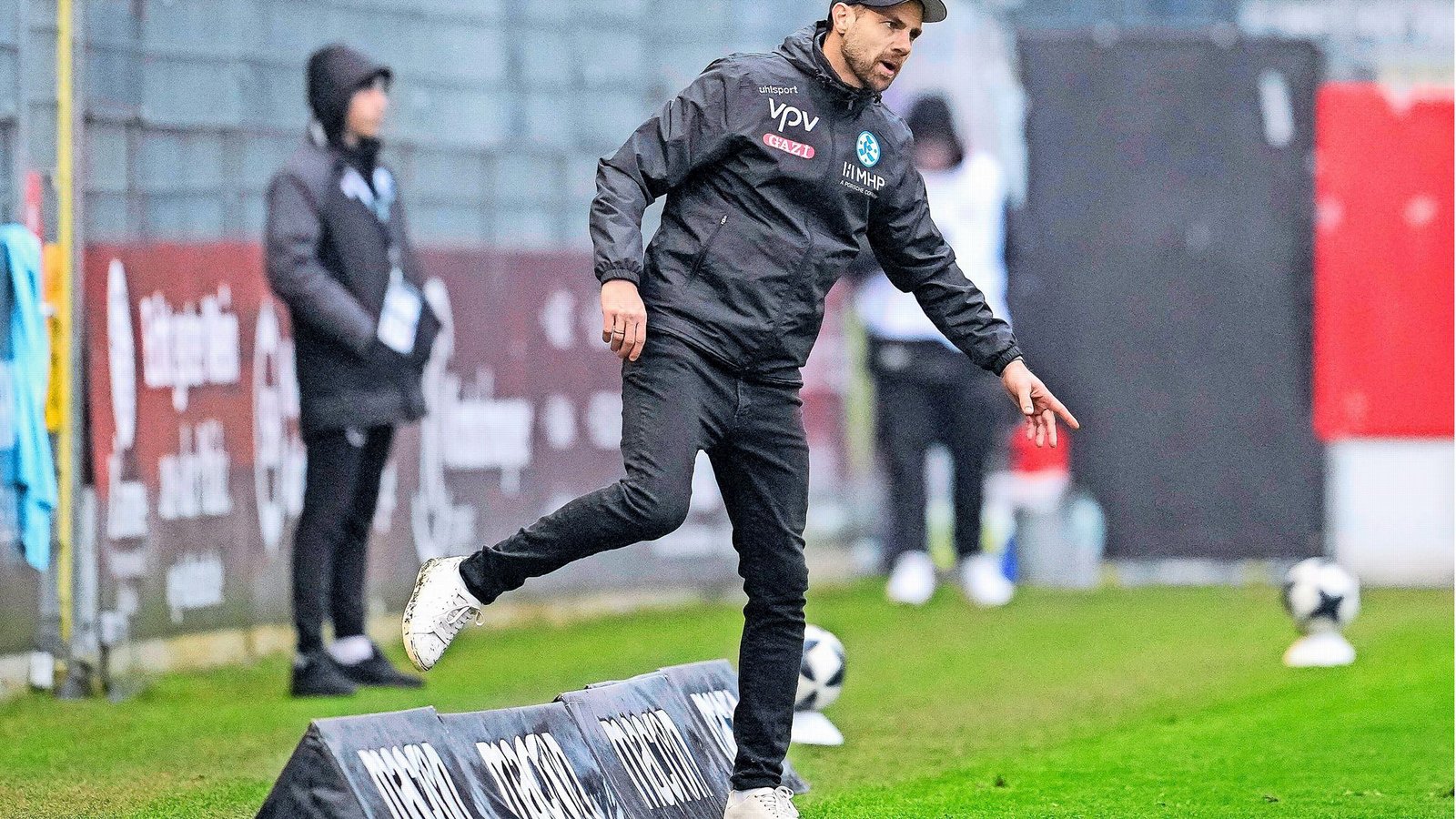 Kickers-Trainer Marco Wildersinn denkt Schritt für Schritt.Foto: IMAGO/foto2press Kickers-Trainer Marco Wildersinn denkt Schritt für Schritt.Foto: IMAGO/foto2press