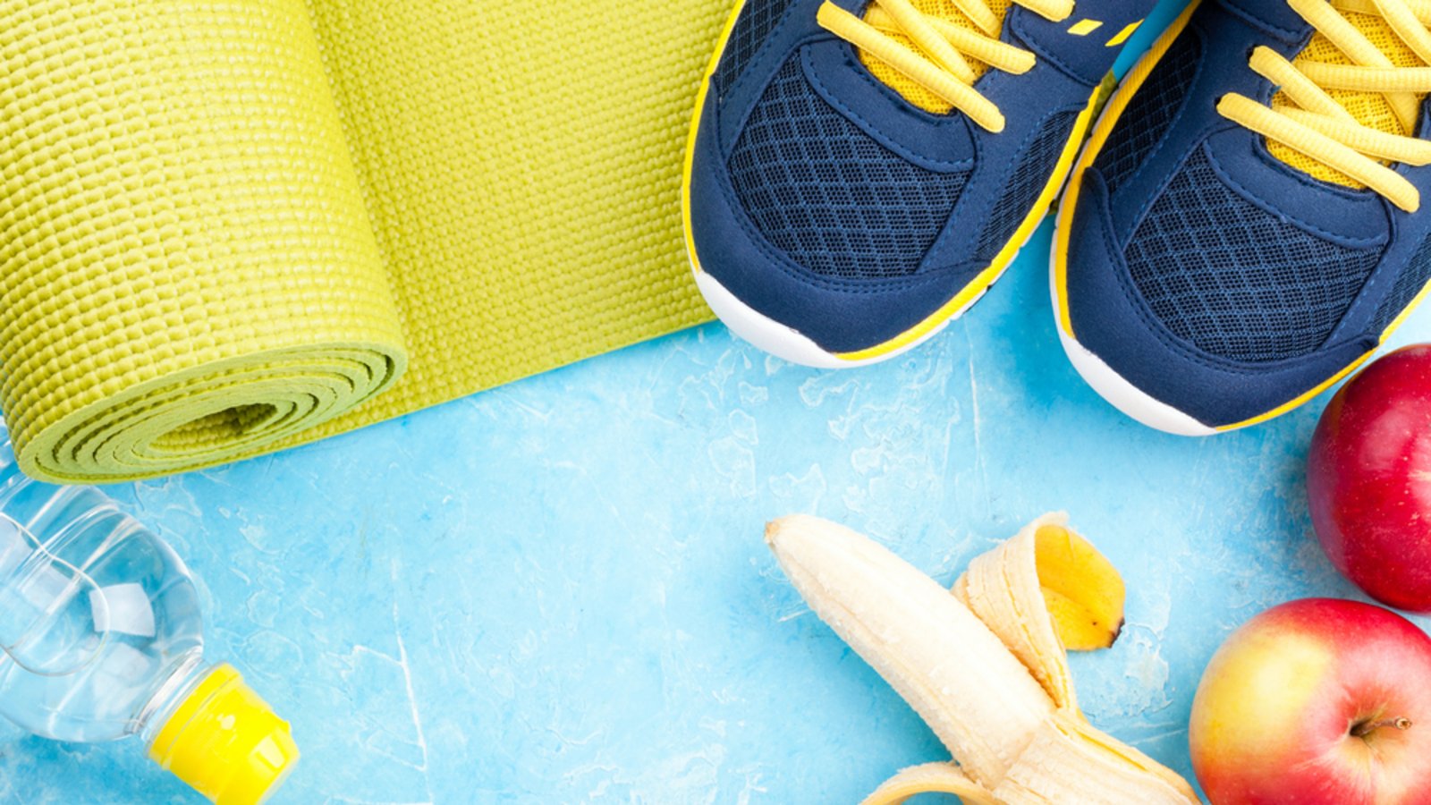 Eine Banane ist ein gesunder Snack vor dem Sport.Foto: LanaSweet / shutterstock.com