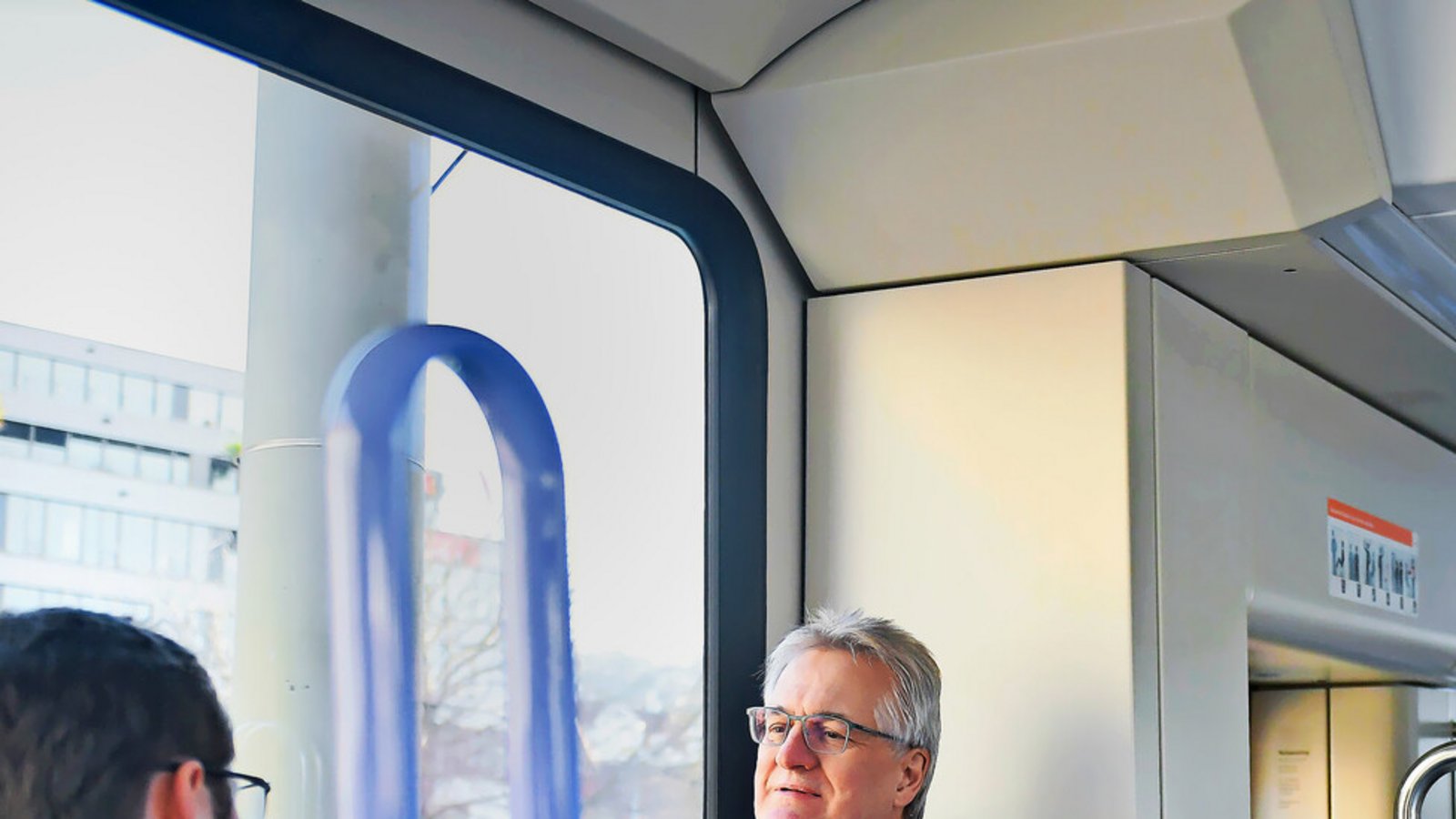 Zum Abschiedsinterview bittet Thomas Hachenberger stilecht in die Zahnradbahn.Foto: Lichtgut/Max Kovalenko
